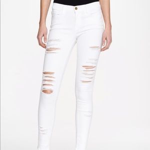 FRAME Le Skinny De Jeanne Distressed MidRise Jean